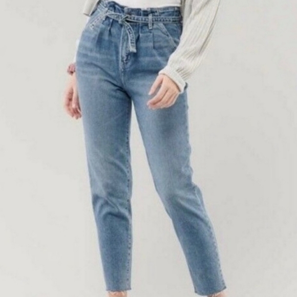 Hollister Denim - HOLLISTER Ultra High Mom Jeans Size 25
